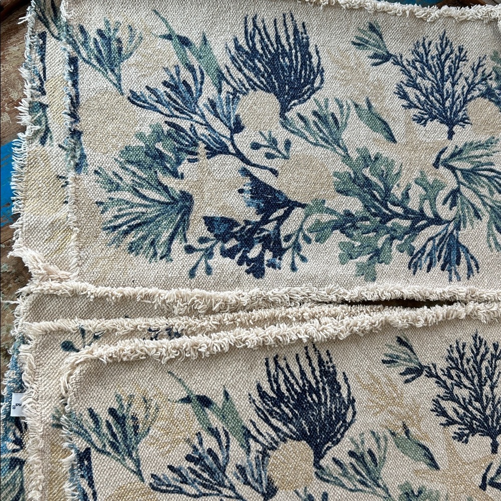 Tommy Bahama Kelp + Sea Shells Fringed Placemats Set of 5 Gold & Blue on Tan - Picture 5 of 11
